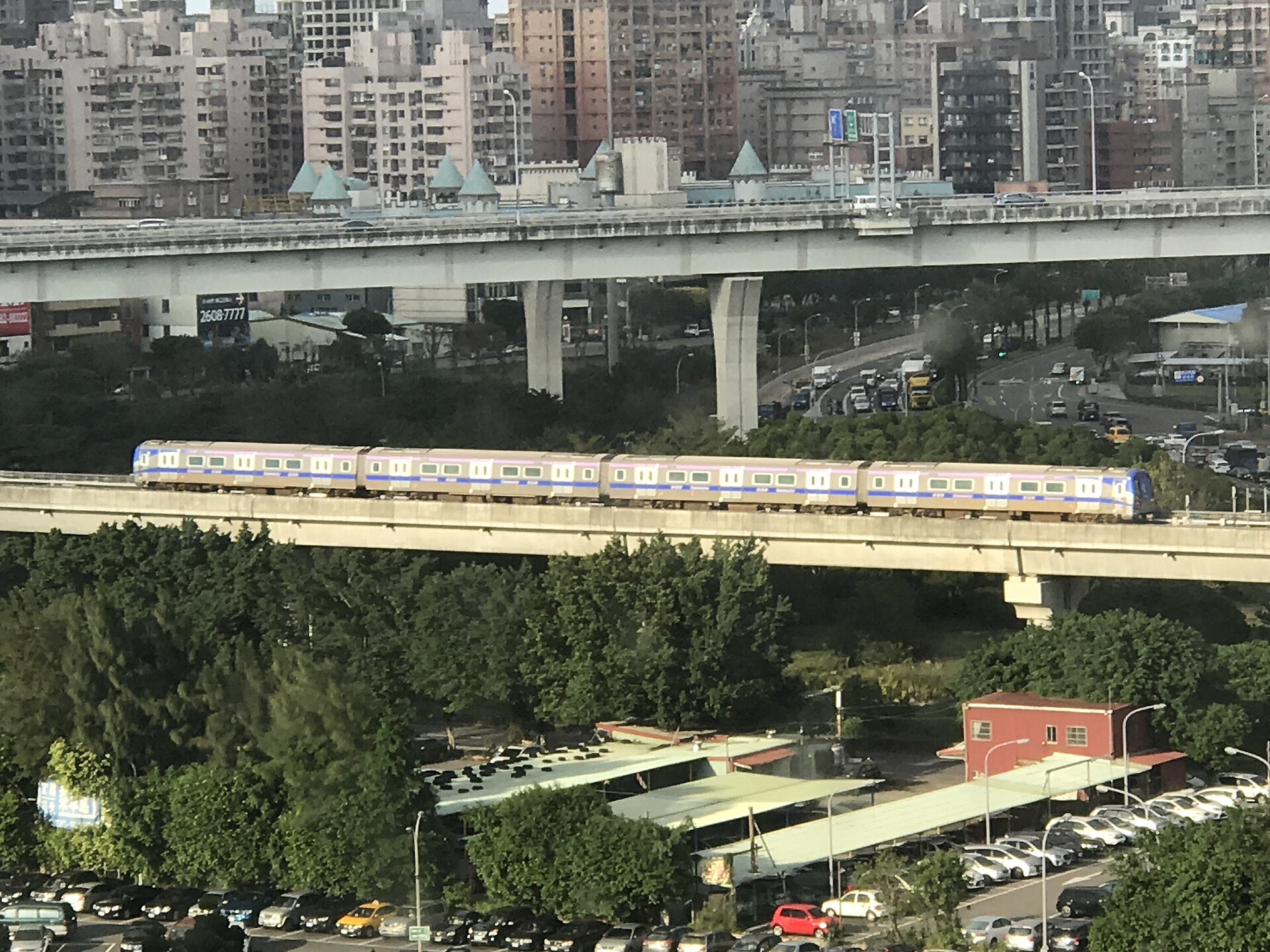 桃園機場到台北：機場捷運、客運、計程車比較與選擇