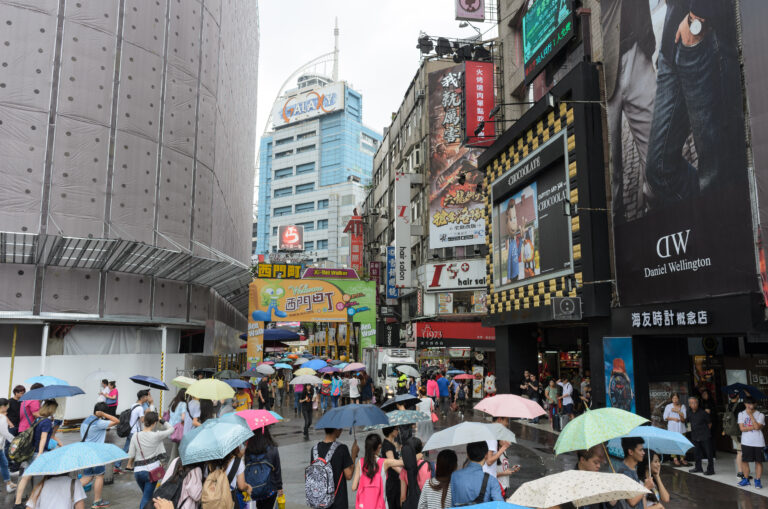 台灣雨天行程怎麼排：把備案放進每天，而不是等下雨才想