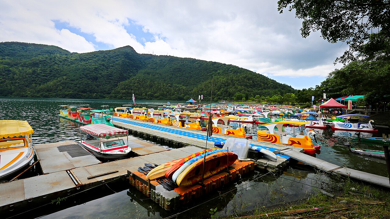 花蓮鯉魚潭半日遊：潭北遊客中心、環潭單車與公車回程