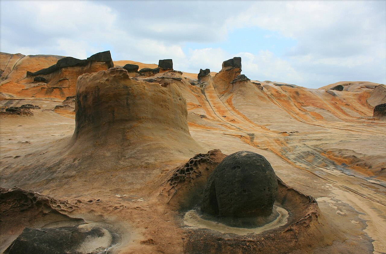 野柳地質公園半日遊：女王頭、海岸分區與公車回程